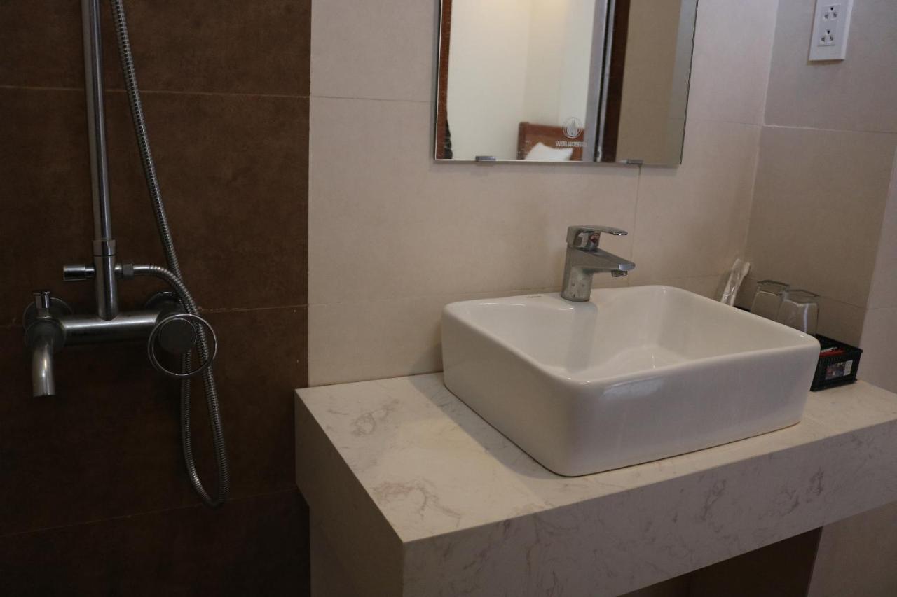 Phuc Ngoc Hotel Дананг Экстерьер фото